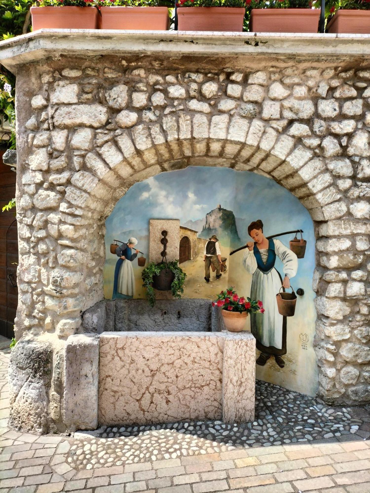 Arco Holiday Esterno foto